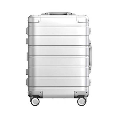 Чемодан, Xiaomi, Metal Carry-on Luggage 20", XNA4106GL, Алюминиевый сплав, 4,2 кг, Колеса с углом вращения 360 градусов для плавности и маневренности, Ручка с 4 уровнями высоты, Двойной TSA-замок, Серебристый